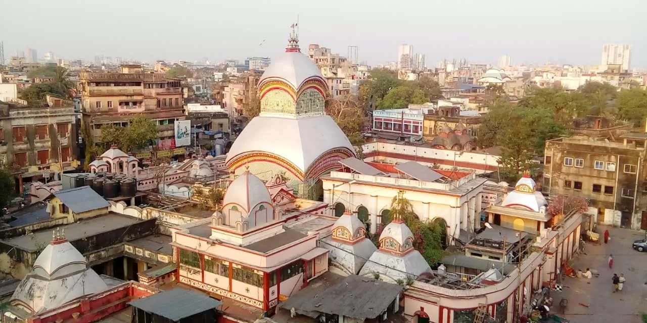 दक्षिण काली/ कालीघाट मंदिर, कोलकाता, पश्चिम बंगाल (Dakshin Kali/Kalighat Temple, Kolkata, West Bengal)