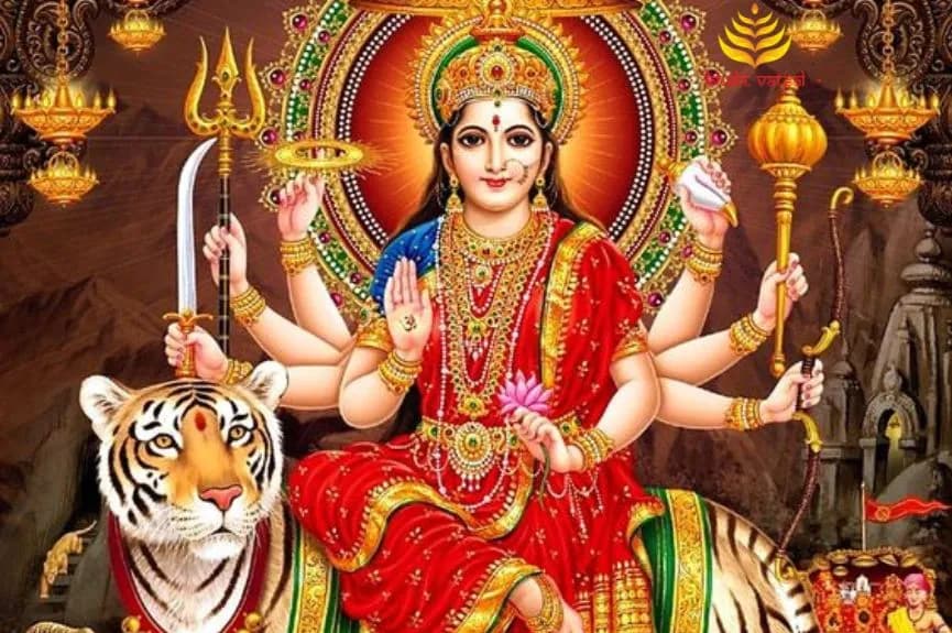सज रही मेरी अम्बे मैया - माता भजन (Saj Rahi Meri Ambe Maiya Sunahare Gote Mein)