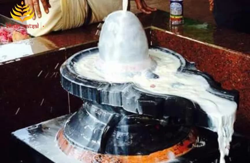 शिवलिंग पर जल चढ़ाने की कथा