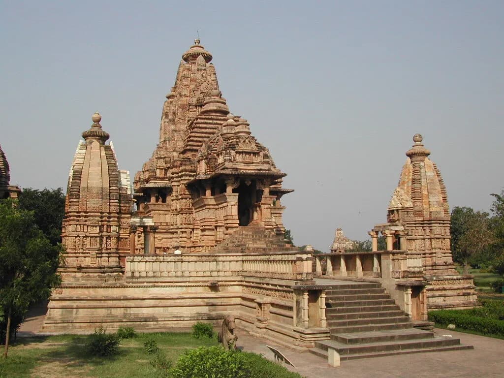 लक्ष्मण मंदिर खजुराहो (Lakshman Mandir Khajuraho)