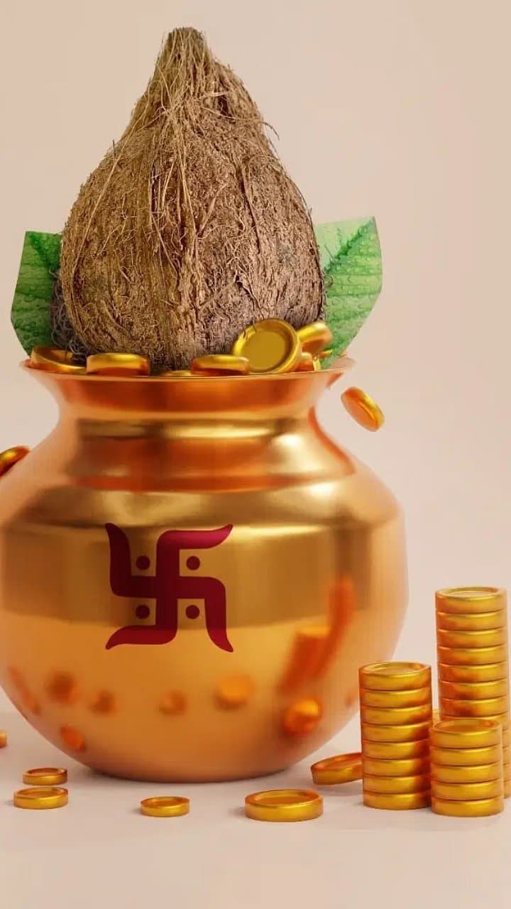 अक्षय तृतीया क्यों मनाई जाती है? जानें कथा और वजह - Bhakt Vastal Web Story