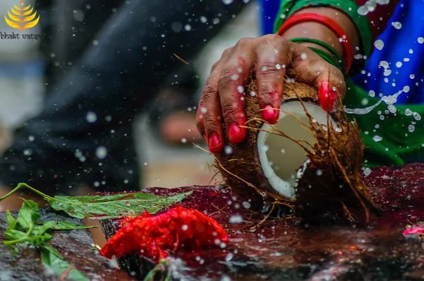 मंगल कार्यों में नारियल क्यों फोड़ा जाता है
