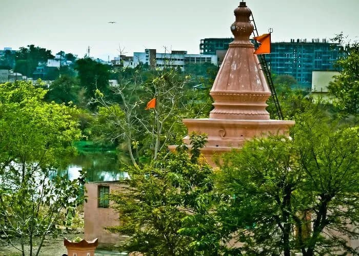 शनि मंदिर, शिंगणापुर, महाराष्ट्र (Shani Temple, Shingnapur, Maharashtra)