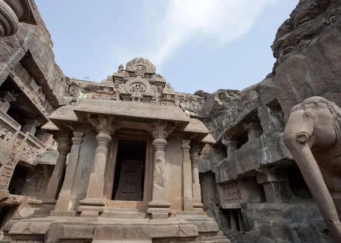 श्रीकैलाशनाथ मंदिर, एलोरा, महाराष्ट्र (Sri Kailashnath Temple, Ellora, Maharashtra)